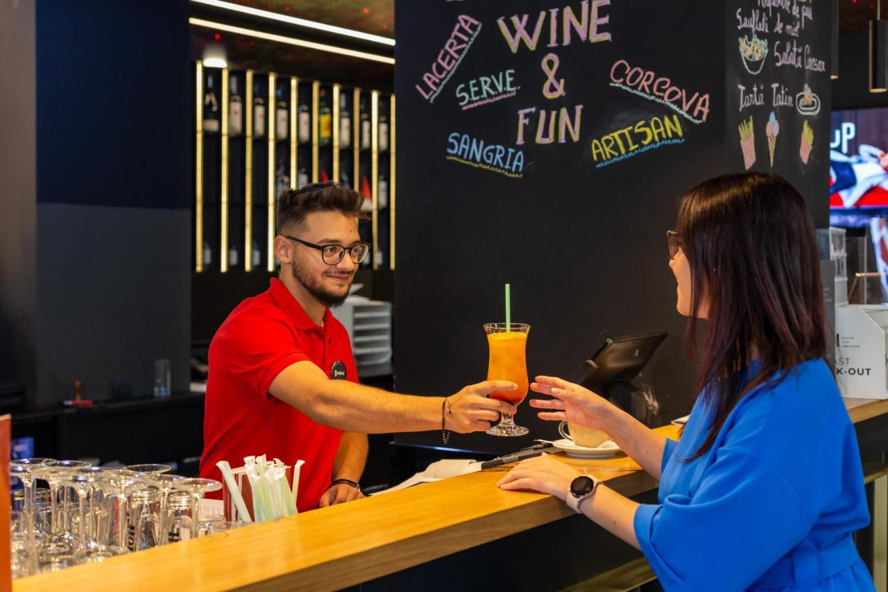Hotel Ibis Bucharest Politehnica Esterno foto