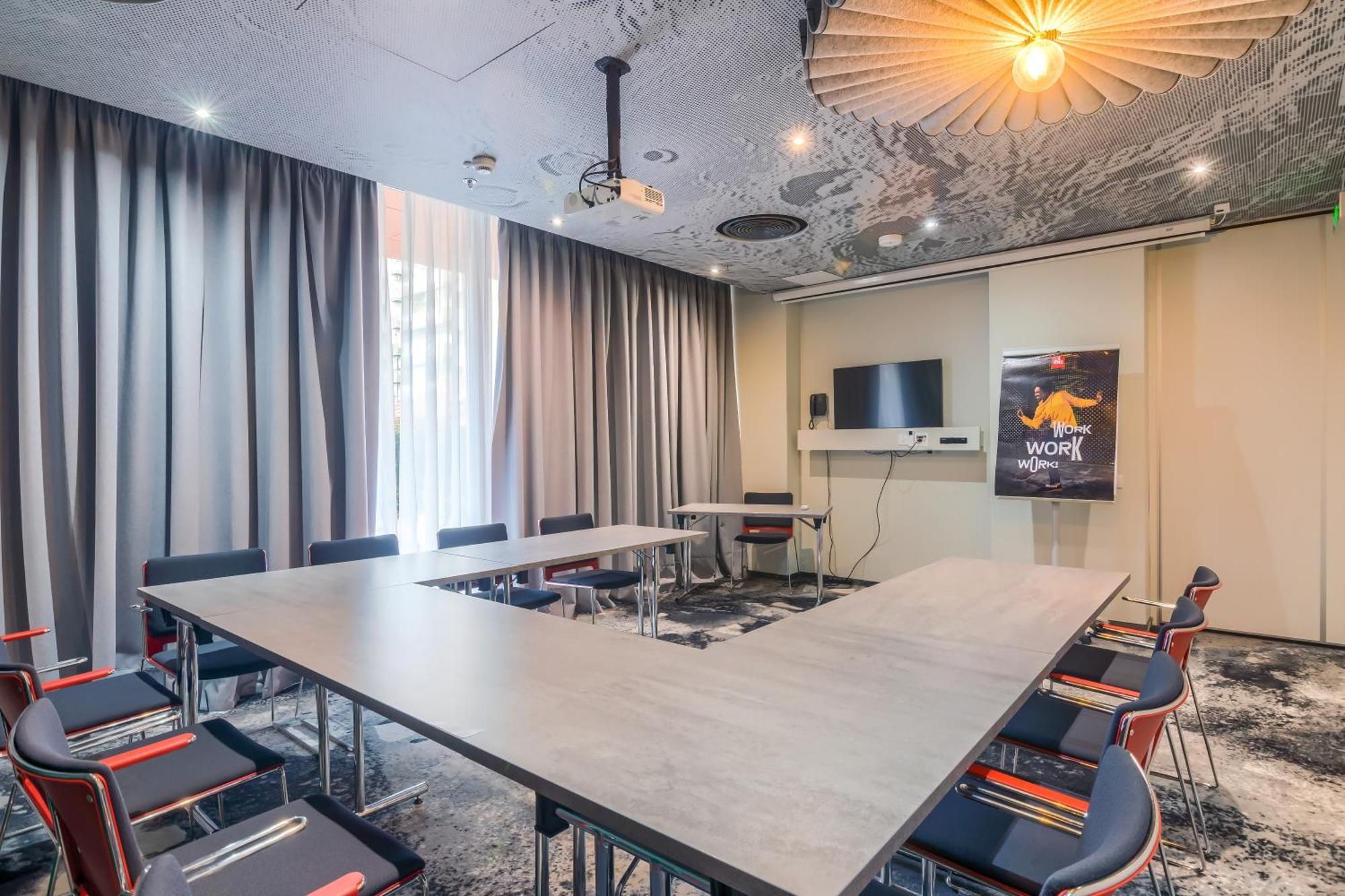 Hotel Ibis Bucharest Politehnica Esterno foto