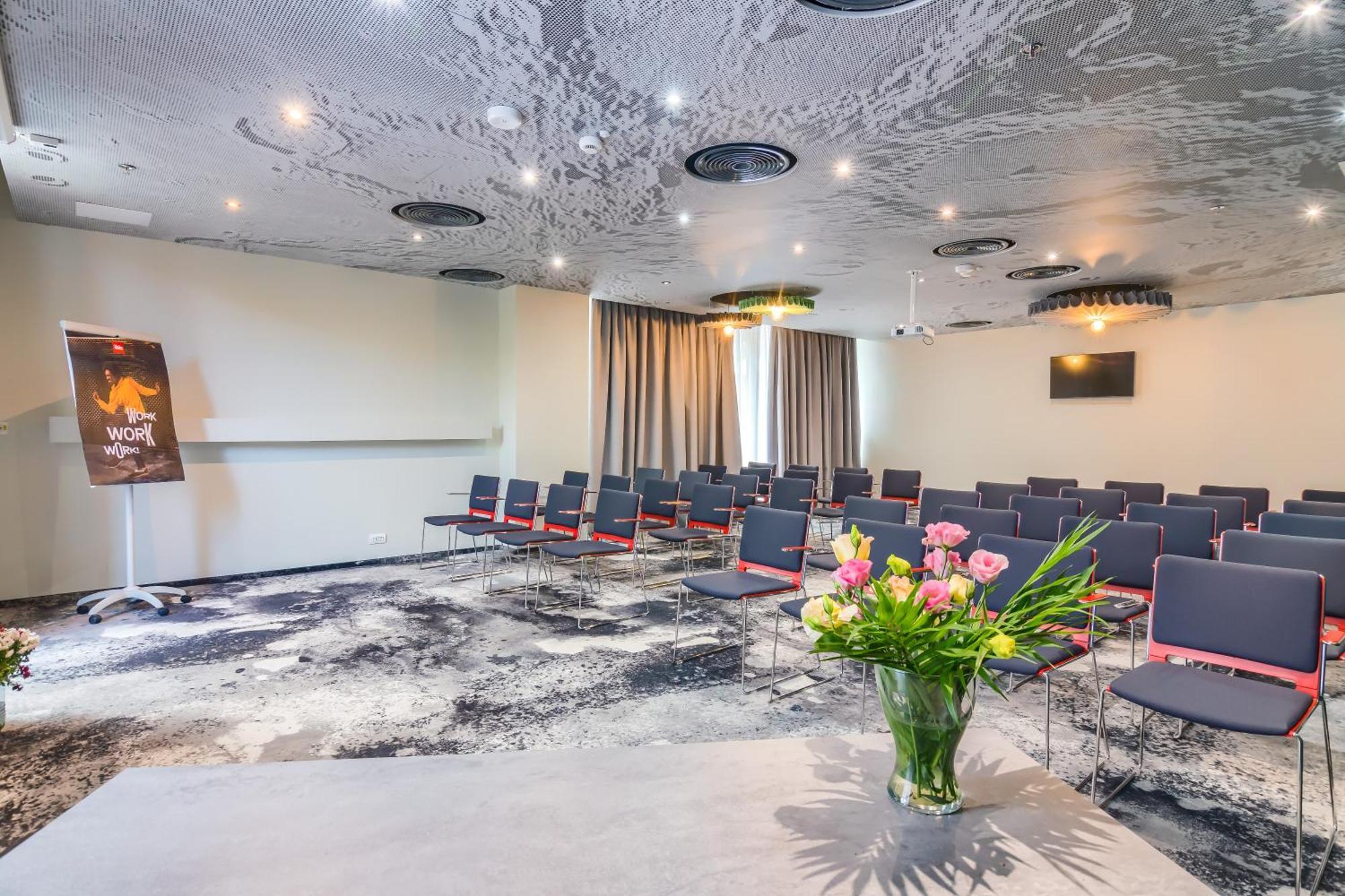 Hotel Ibis Bucharest Politehnica Esterno foto